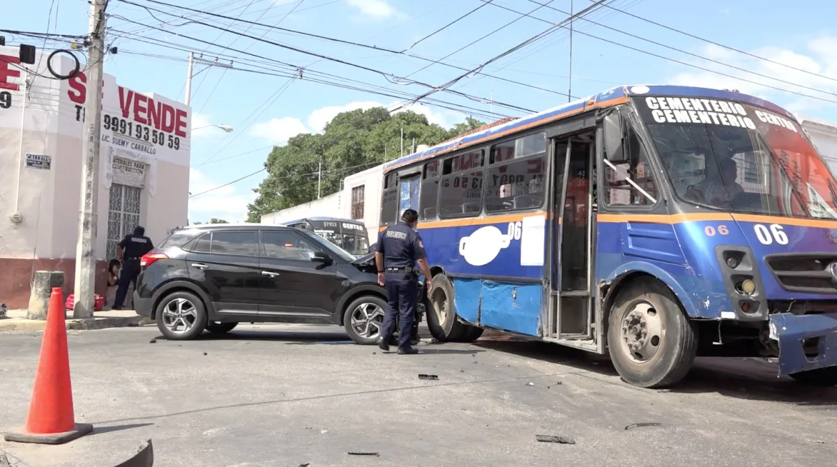 Aparatosos accidentes en diversos puntos de la ciudad