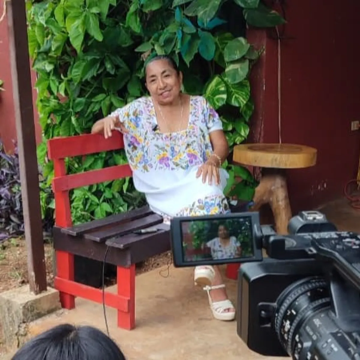 Julia Maria Chan Xicum, se despide de la televisora, 38 años de éxitos y de forjarse un respeto en los noticieros en lengua maya.