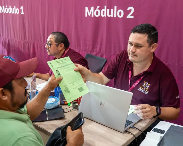 Ventanilla Única Estatal Móvil llega a Dzilam González   
