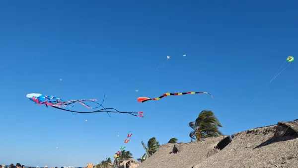Papagayos y cometas conquistaron el cielo de Progreso