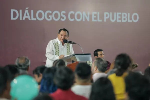Joaquín Díaz Mena se reunió con habitantes de Juan Pablo II