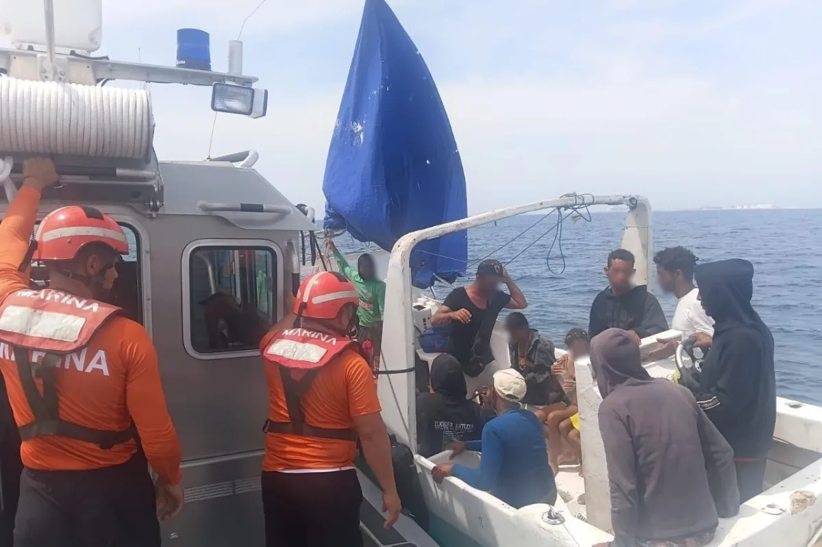 Marina rescata a 16 cubanos en inmediaciones de Progreso