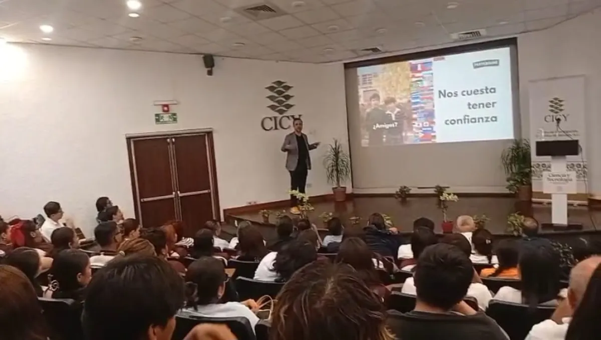 Conferencia  “Van a Comprar tu Creatividad” en el CICY