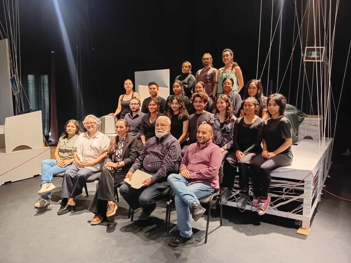 Con la obra “Todos Vivos” concluye la generación 19 de la licenciatura en teatro de la UNAY