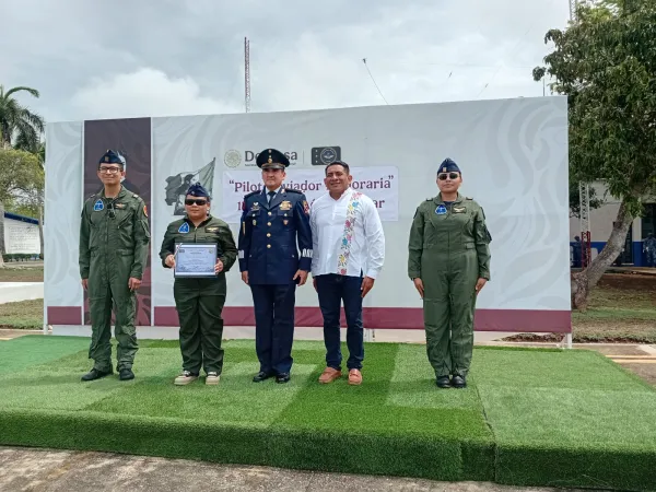 Joven de 14 años fue “Piloto Aviador Honoraria” de la 17ª ZAM